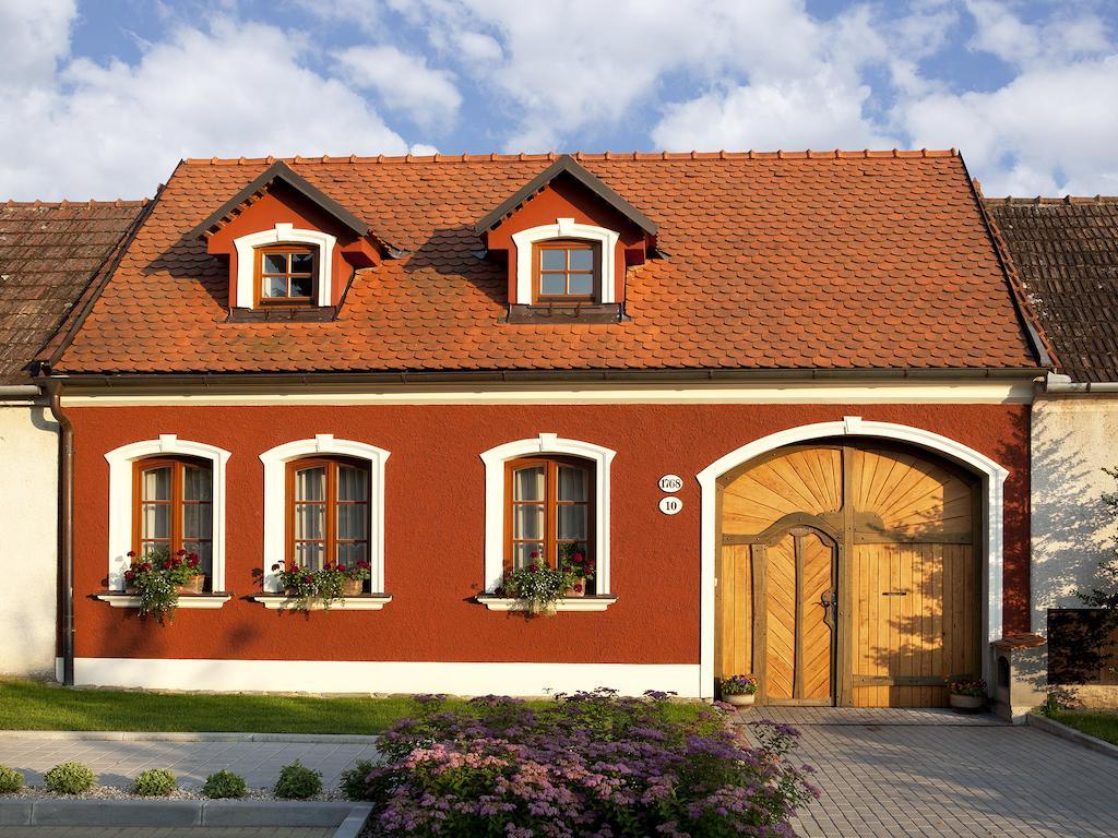 Břeclav Lichtenstein Lva Apartman מראה חיצוני תמונה