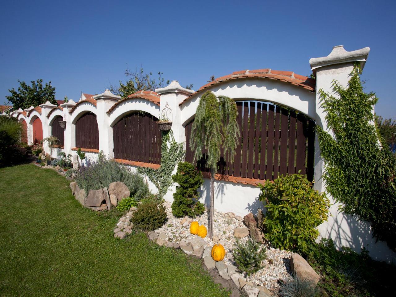 Břeclav Lichtenstein Lva Apartman מראה חיצוני תמונה